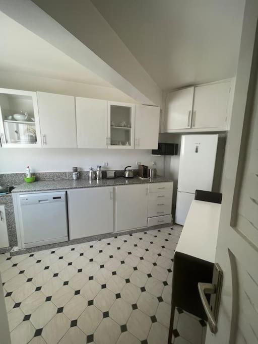 Charmant & Spacieux 2Chambres-5 Min Gare Agdal Рабат Екстериор снимка
